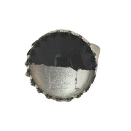 Bague ronde dentelée 20 mm couleur noir et argent